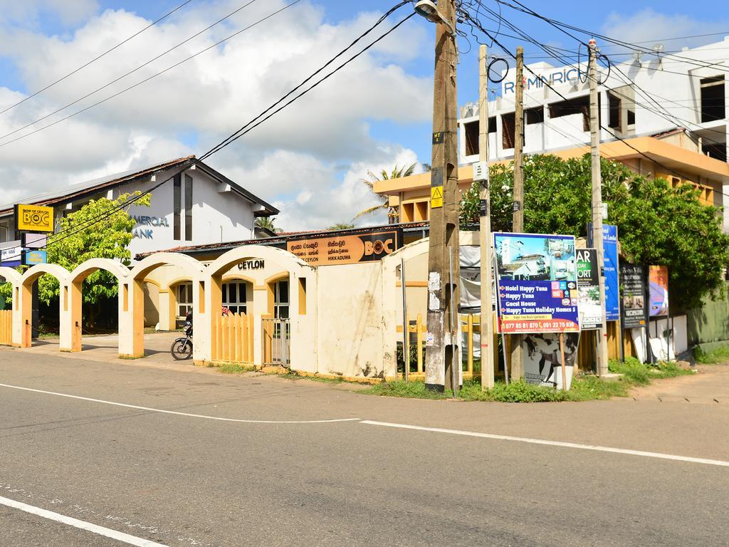Happy Tuna Guesthouse Hikkaduwa Esterno foto